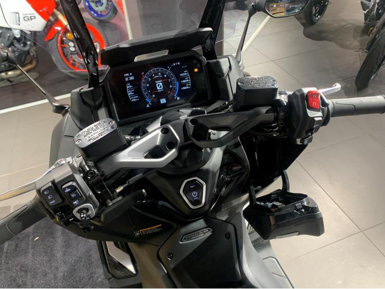 YAMAHA XP T-MAX 560 TECH MAX