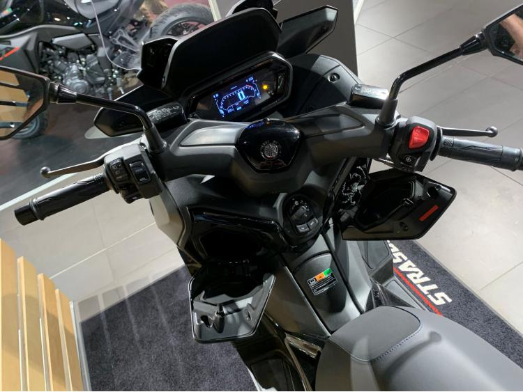 YAMAHA XMAX 125