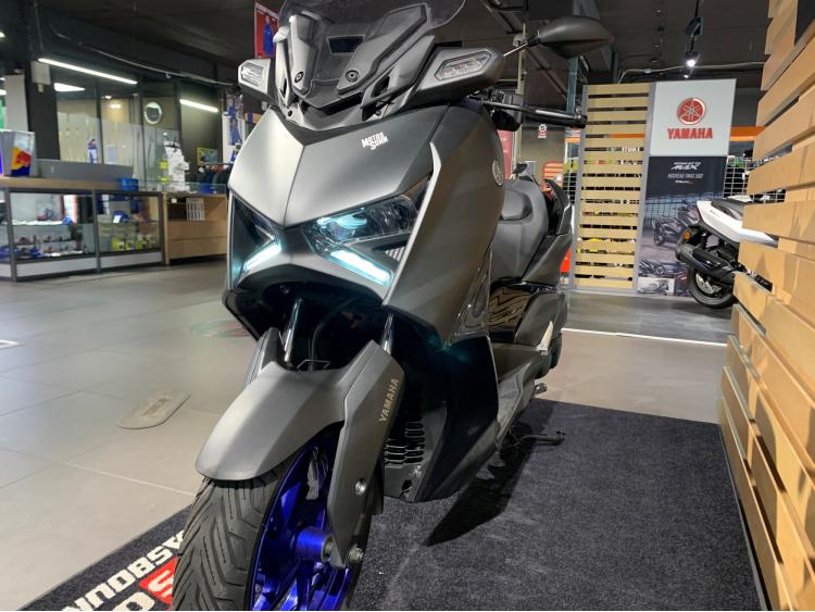 YAMAHA XMAX 125