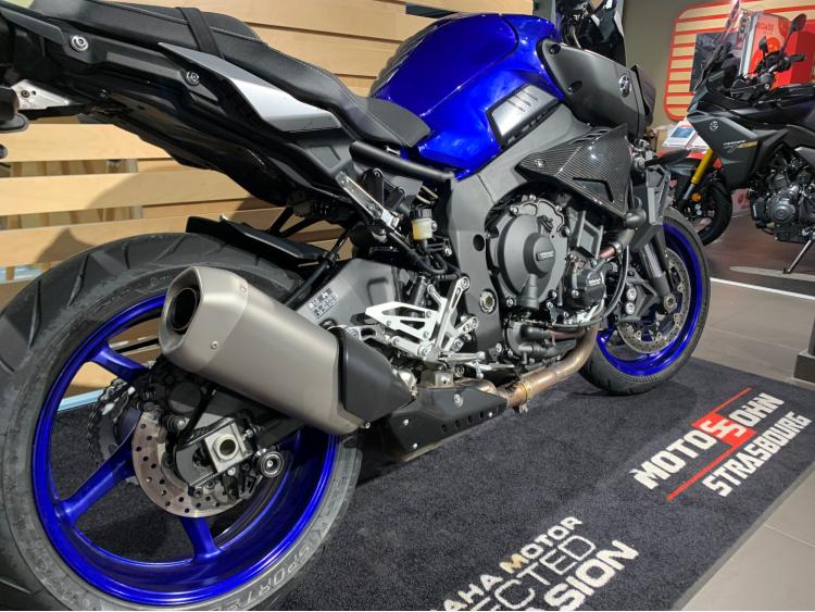 YAMAHA MT-10