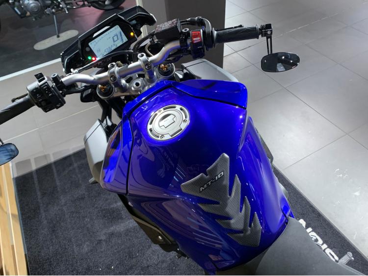 YAMAHA MT-10
