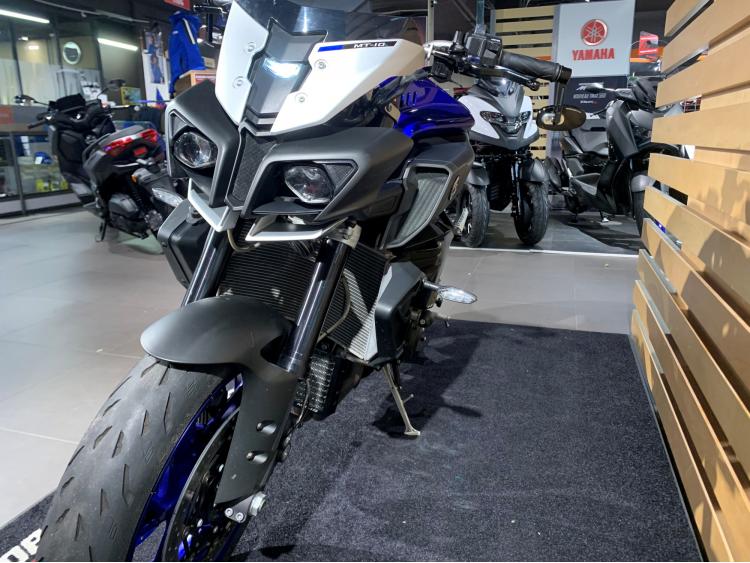 YAMAHA MT-10