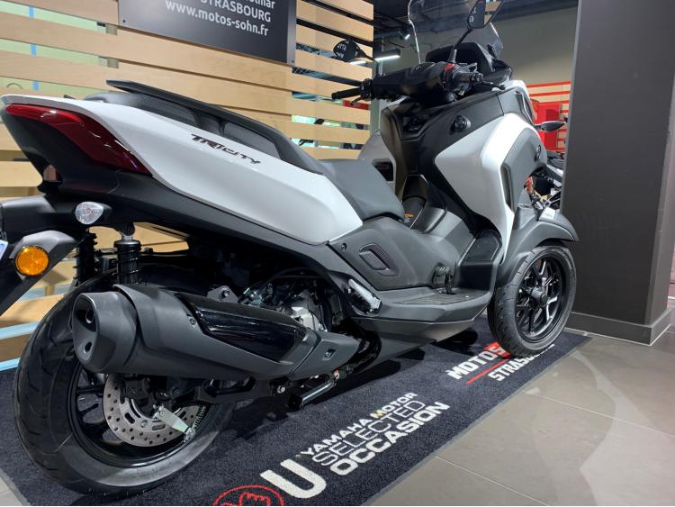 YAMAHA TRICITY 300