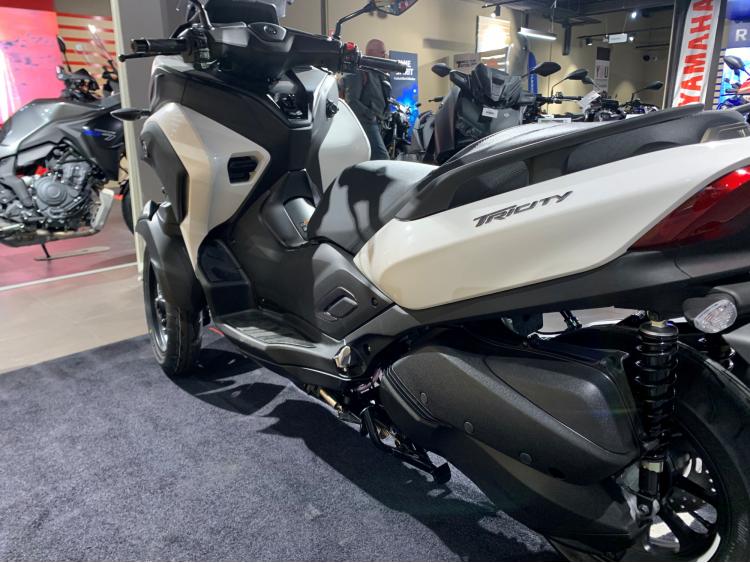 YAMAHA TRICITY 300