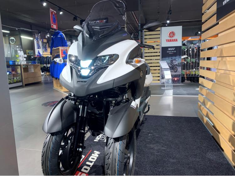 YAMAHA TRICITY 300